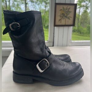 Beautiful black Frye Veronica motorcycle boots women’s size 6.5